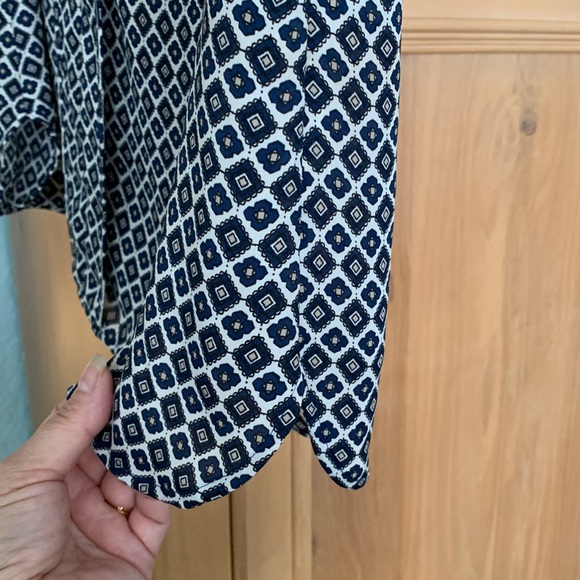 Banana Republic tank blouse size S - Navy and white - Picture 3 of 3